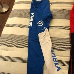 Virus pants